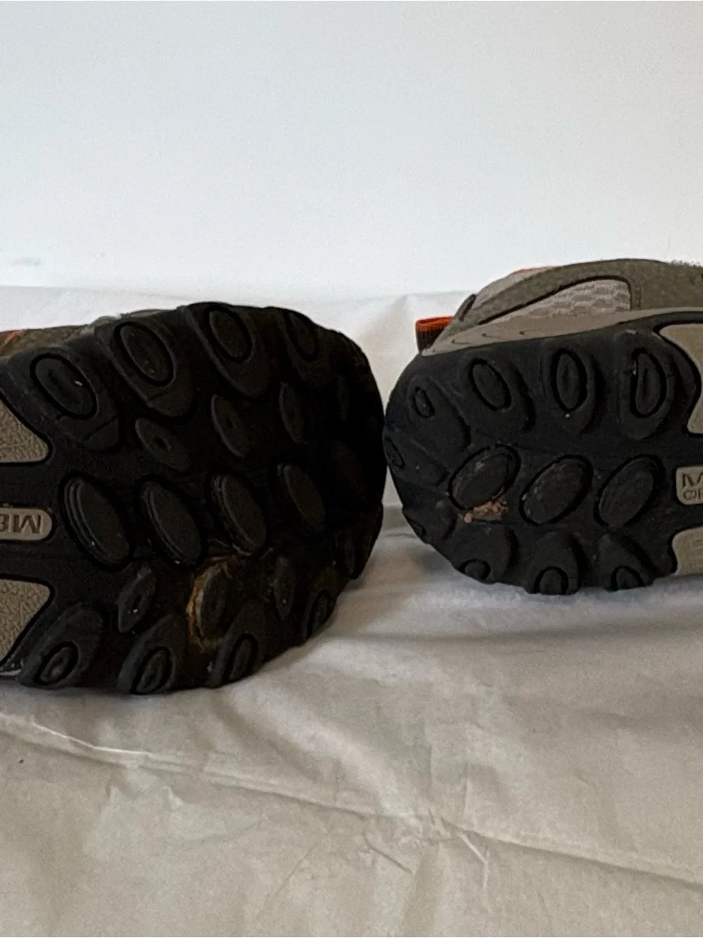 Merrell Kids Outback Low Hiking Shoes Size 11 Grey Orange Sneaker MK262024